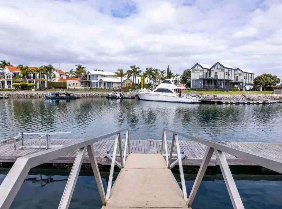 The Blacklighters-Waterfront Retreat Port Lincoln Kültér fotó